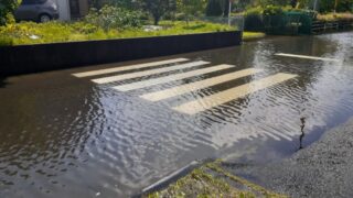 都市部の雨水はなぜ浸水してくるの？：コンクリートジャングルが引き起こす排水問題